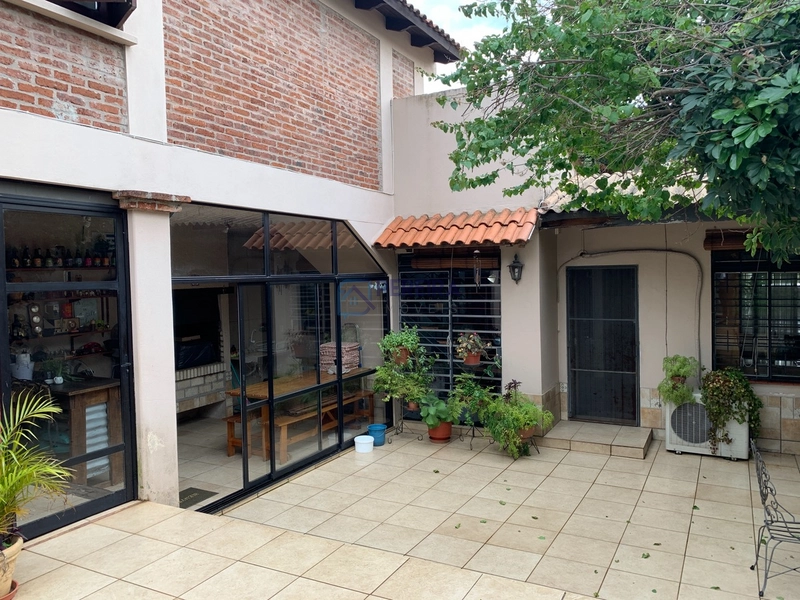 Casa no Centro com 3 dormitórios: 1ª foto da galeria de imagens do imóvel