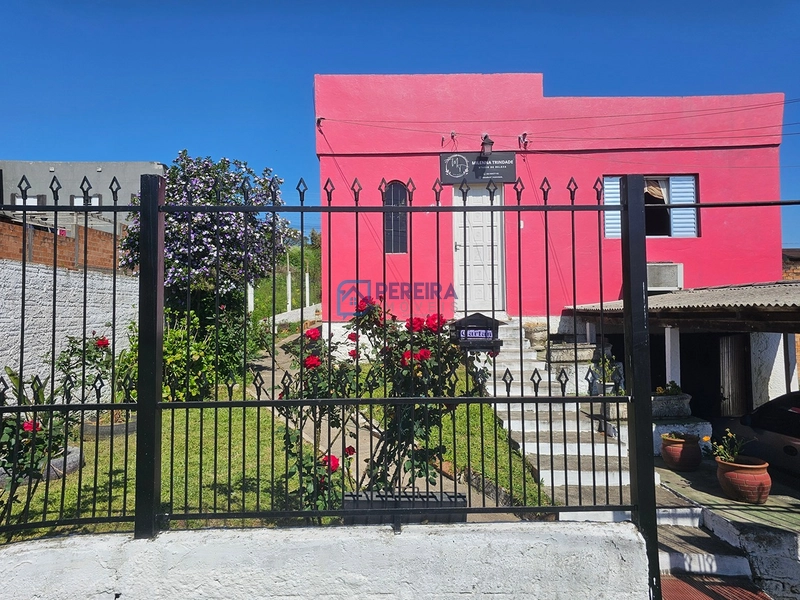 Casa de 03 dormitórios: 2ª foto da galeria de imagens do imóvel