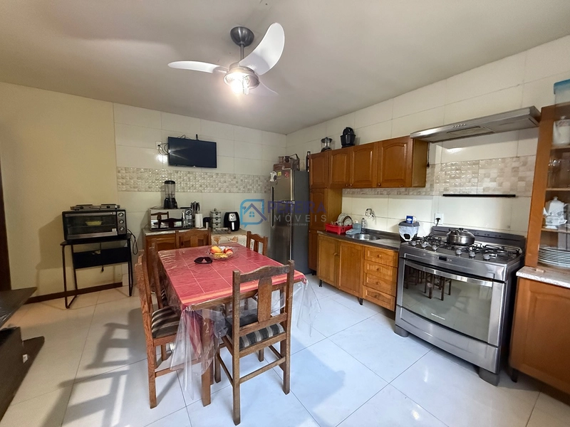 Casa de 04 dormitórios : 6ª foto da galeria de imagens do imóvel