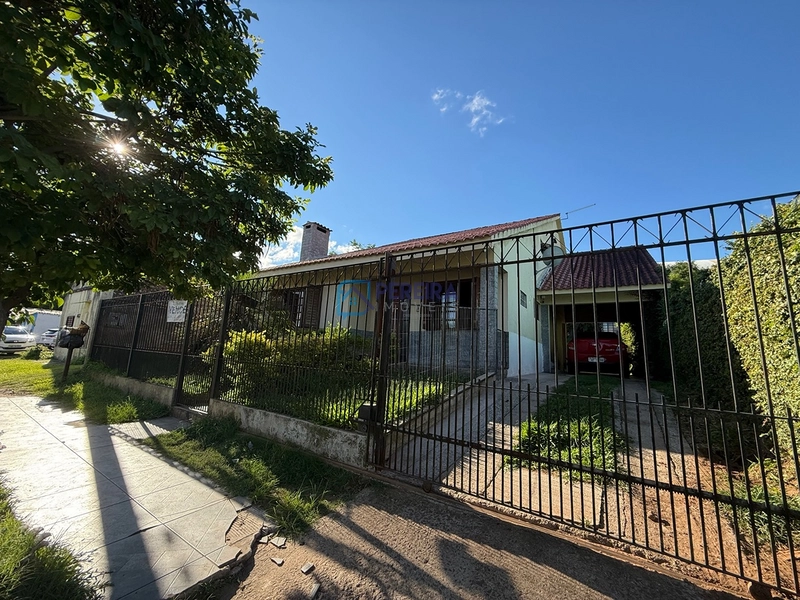 Casa de 04 dormitórios : 3ª foto da galeria de imagens do imóvel