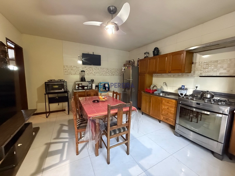 Casa de 04 dormitórios : 7ª foto da galeria de imagens do imóvel