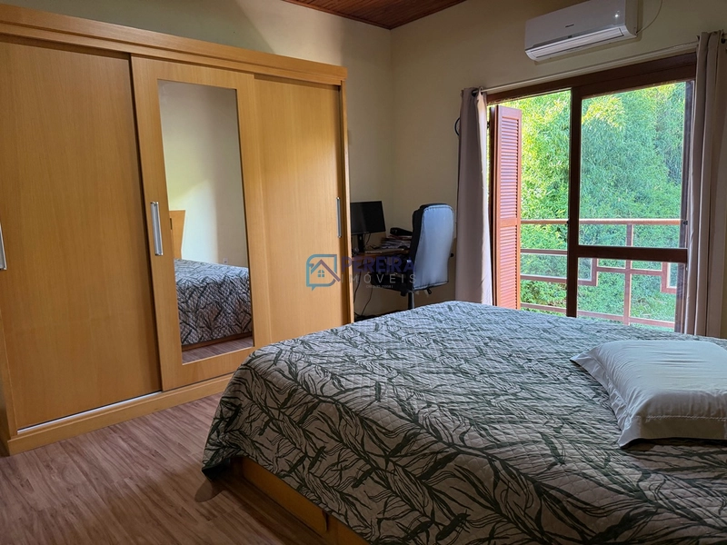 Casa de 04 dormitórios : 22ª foto da galeria de imagens do imóvel