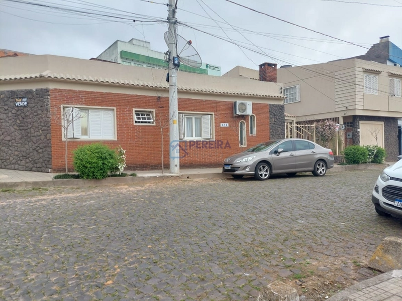 Casa 03 dormitórios e apartamento com 02 dormitórios no centro: 3ª foto da galeria de imagens do imóvel