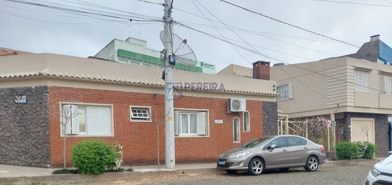 Casa 03 dormitórios e apartamento com 02 dormitórios no centro: 1ª foto da galeria de imagens do imóvel