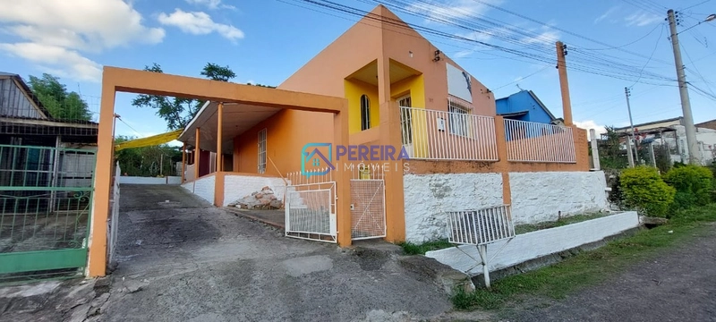 Duas casas no mesmo terreno: 1ª foto da galeria de imagens do imóvel
