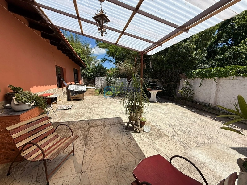 Casa Central de 03 dormitórios: 12ª foto da galeria de imagens do imóvel