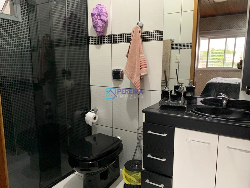 Casa de 03 dormitórios com piscina.: 30ª foto da galeria de imagens do imóvel