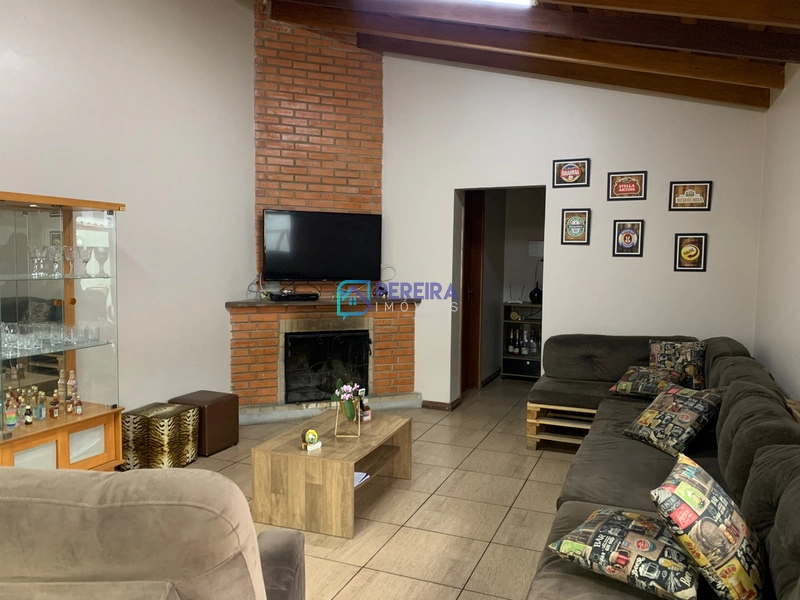 Casa de 03 dormitórios com piscina.: 41ª foto da galeria de imagens do imóvel