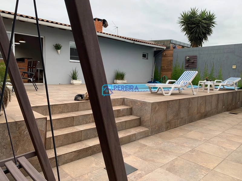 Casa de 03 dormitórios com piscina.: 33ª foto da galeria de imagens do imóvel