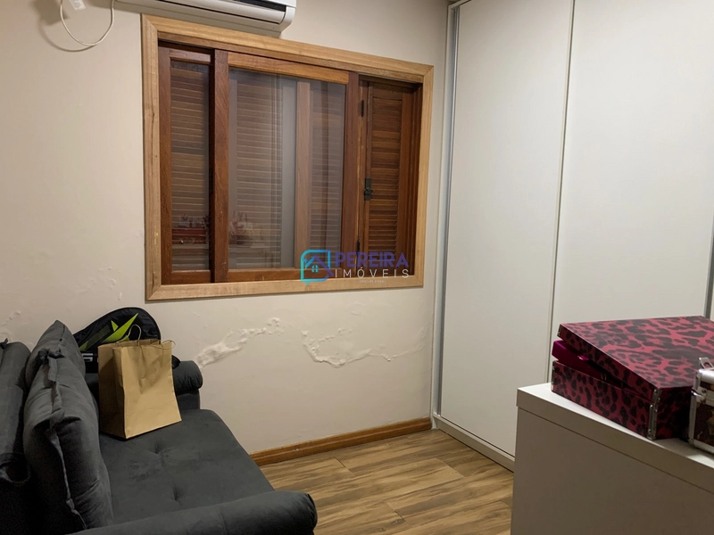 Casa de 03 dormitórios com piscina.: 27ª foto da galeria de imagens do imóvel