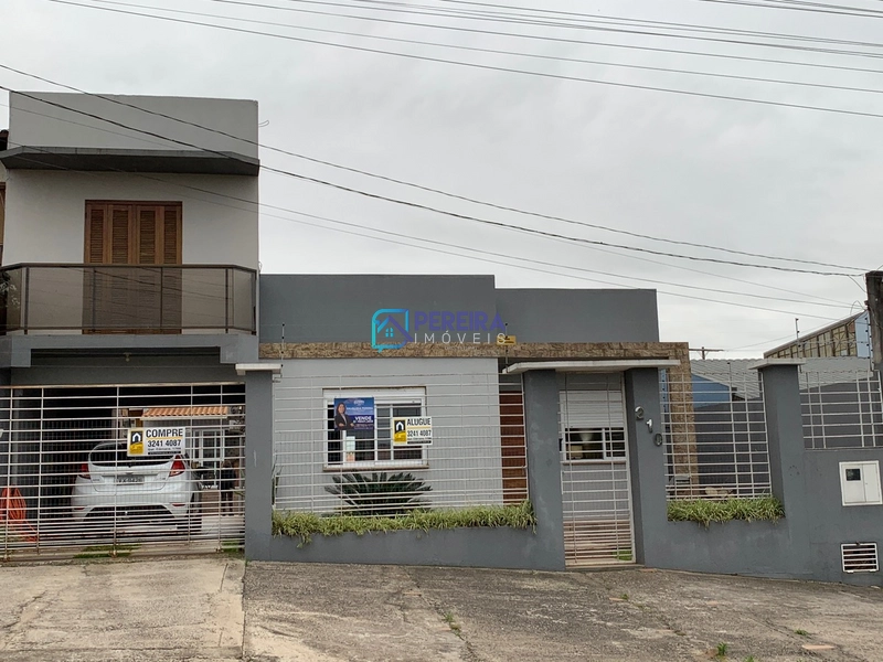 Casa de 03 dormitórios com piscina.: 1ª foto da galeria de imagens do imóvel