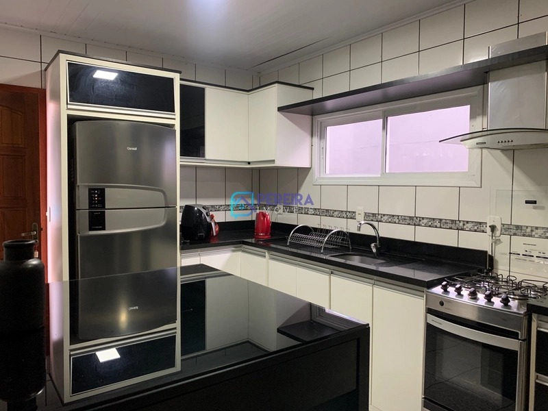 Casa de 03 dormitórios com piscina.: 13ª foto da galeria de imagens do imóvel