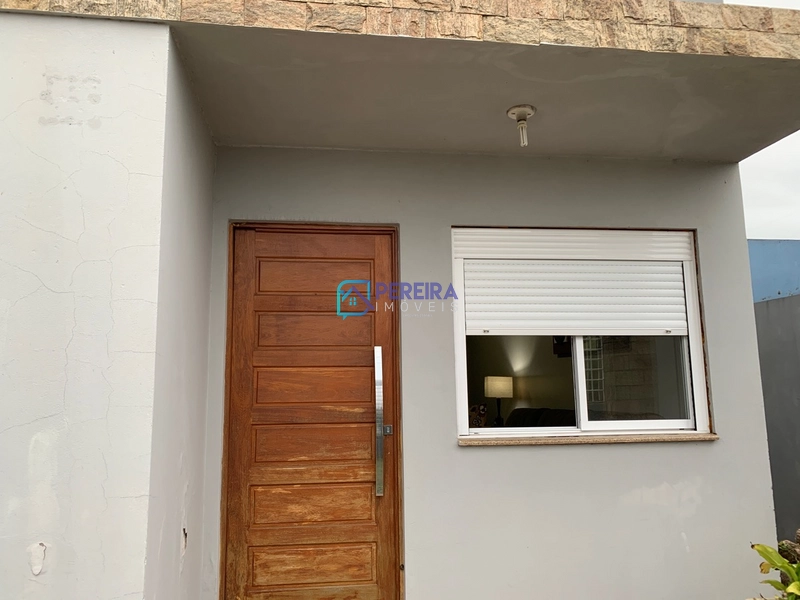 Casa de 03 dormitórios com piscina.: 5ª foto da galeria de imagens do imóvel