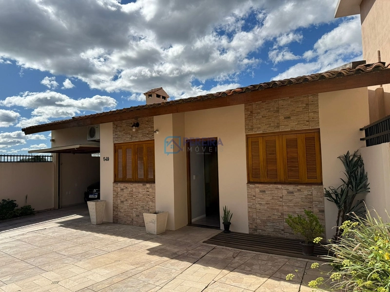 Casa de 03 dormitórios com vista para o Lago: 2ª foto da galeria de imagens do imóvel