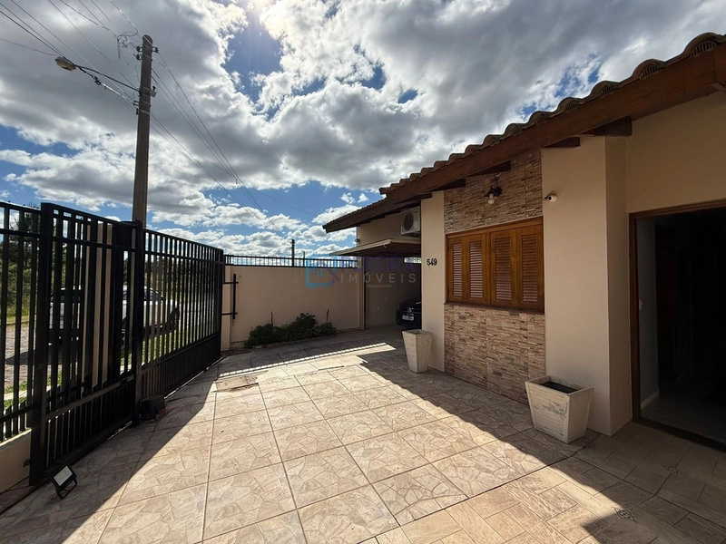 Casa de 03 dormitórios com vista para o Lago: 4ª foto da galeria de imagens do imóvel