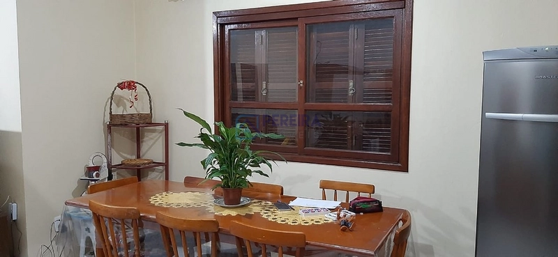 Casa com 05 dormitórios: 15ª foto da galeria de imagens do imóvel