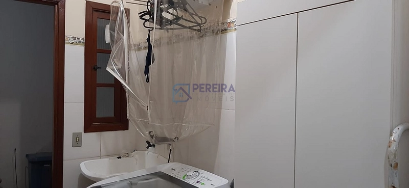 Casa com 05 dormitórios: 18ª foto da galeria de imagens do imóvel