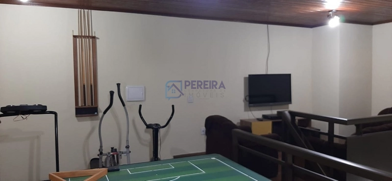 Casa com 05 dormitórios: 17ª foto da galeria de imagens do imóvel