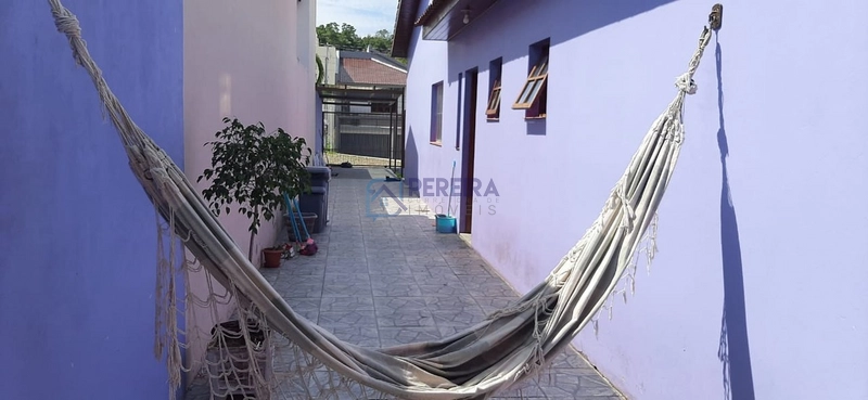Casa com 05 dormitórios: 3ª foto da galeria de imagens do imóvel