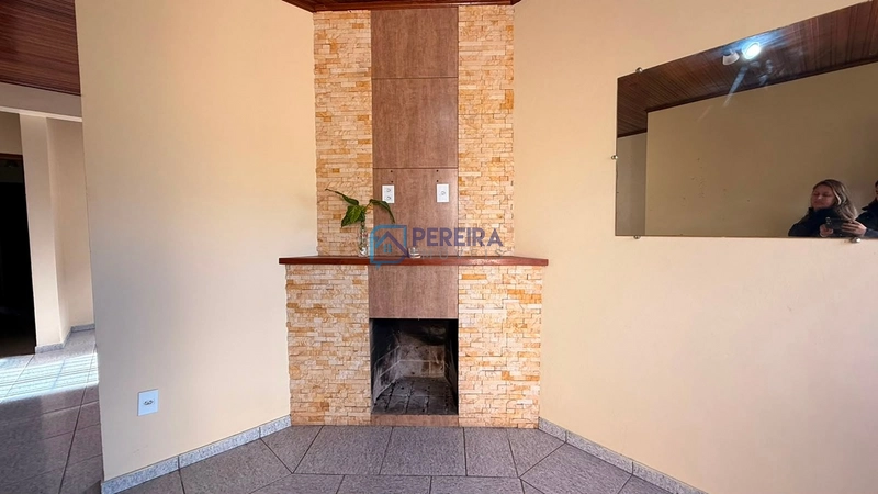Casa com 05 dormitórios: 10ª foto da galeria de imagens do imóvel