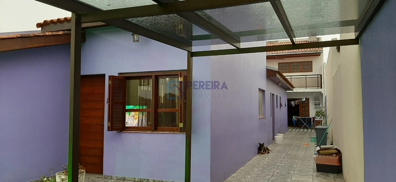 Casa com 05 dormitórios: 6ª foto da galeria de imagens do imóvel