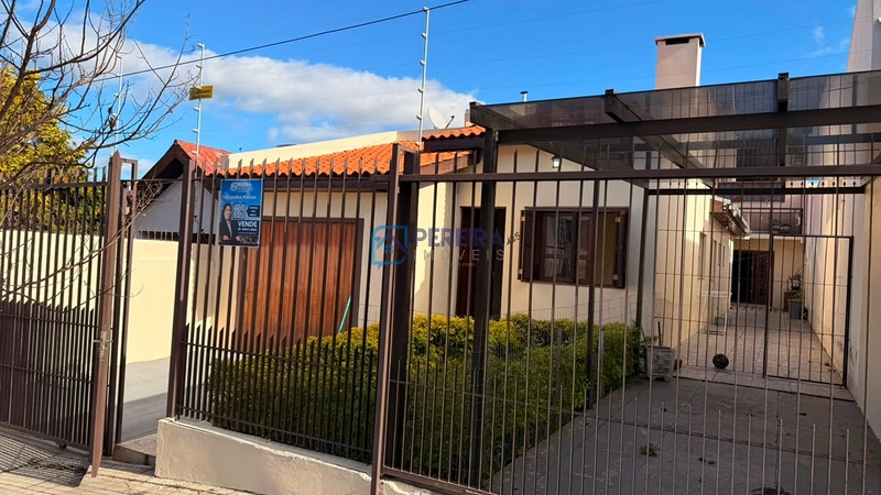 Casa com 05 dormitórios: 3ª foto da galeria de imagens do imóvel