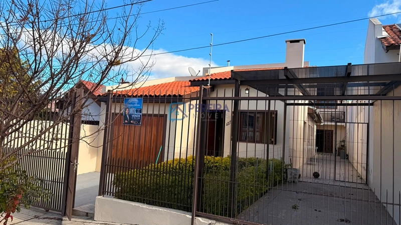 Casa com 05 dormitórios: 4ª foto da galeria de imagens do imóvel