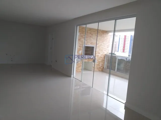 Apartamento com 3 suítes em Itapema: 5ª foto da galeria de imagens do imóvel