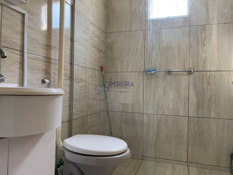 Duas casas com terreno amplo: 28ª foto da galeria de imagens do imóvel