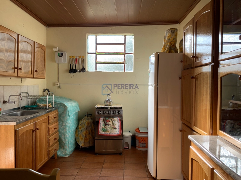 Duas casas com terreno amplo: 16ª foto da galeria de imagens do imóvel