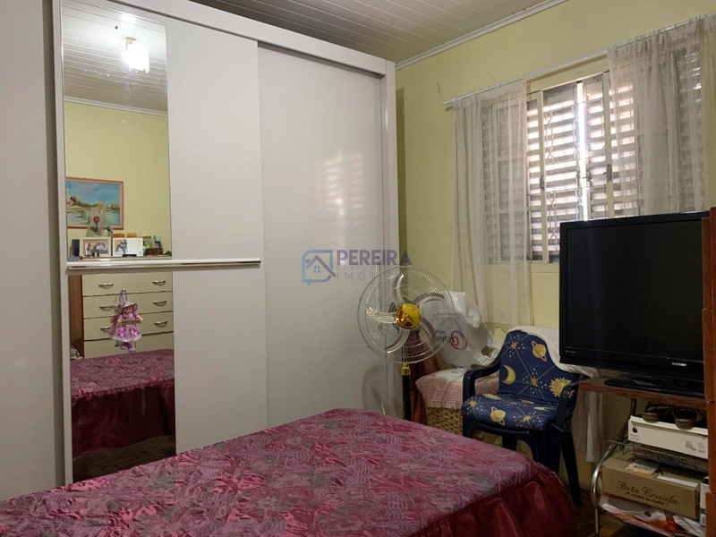 Duas casas com terreno amplo: 26ª foto da galeria de imagens do imóvel