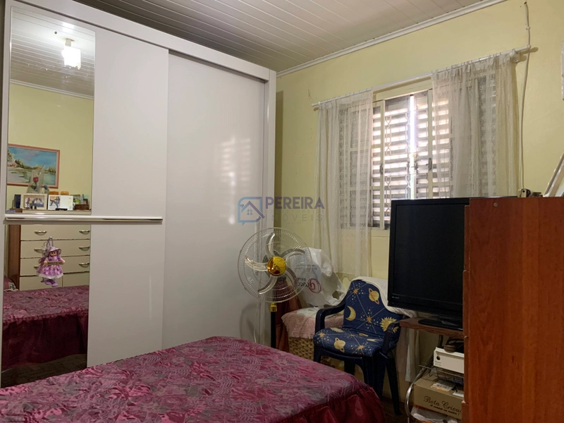 Duas casas com terreno amplo: 27ª foto da galeria de imagens do imóvel