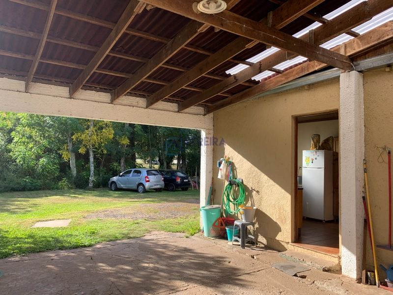 Duas casas com terreno amplo: 31ª foto da galeria de imagens do imóvel