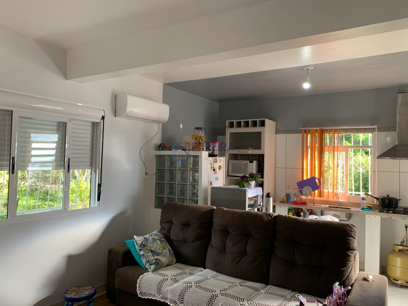Duas casas com terreno amplo: 12ª foto da galeria de imagens do imóvel