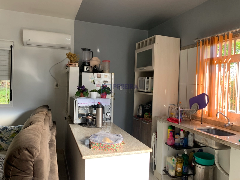 Duas casas com terreno amplo: 2ª foto da galeria de imagens do imóvel
