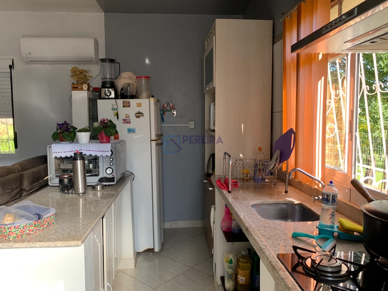 Duas casas com terreno amplo: 3ª foto da galeria de imagens do imóvel