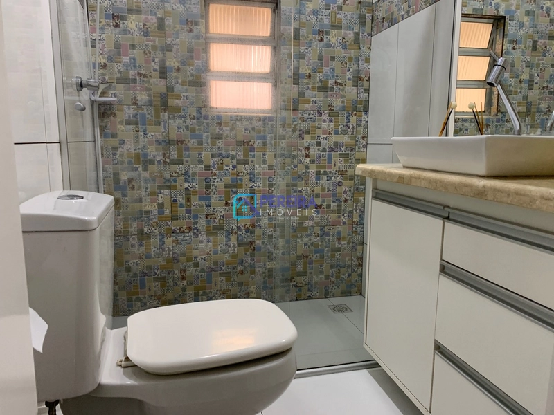 Casa de 03 dormitórios com sala comercial.: 26ª foto da galeria de imagens do imóvel
