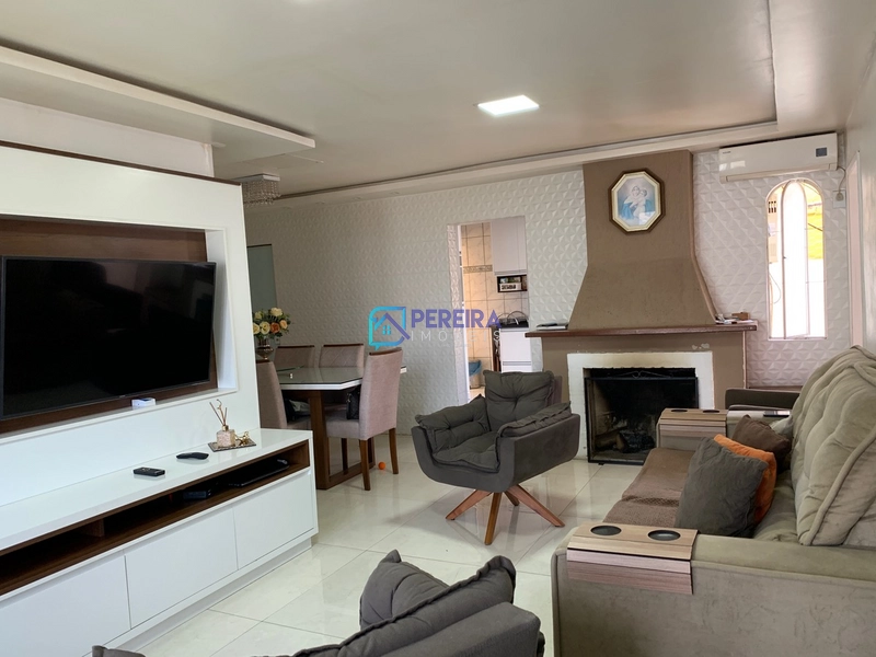 Casa de 03 dormitórios com sala comercial.: 39ª foto da galeria de imagens do imóvel