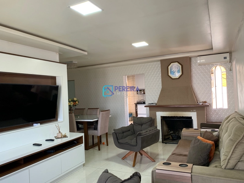 Casa de 03 dormitórios com sala comercial.: 42ª foto da galeria de imagens do imóvel