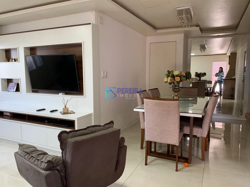 Casa de 03 dormitórios com sala comercial.: 33ª foto da galeria de imagens do imóvel