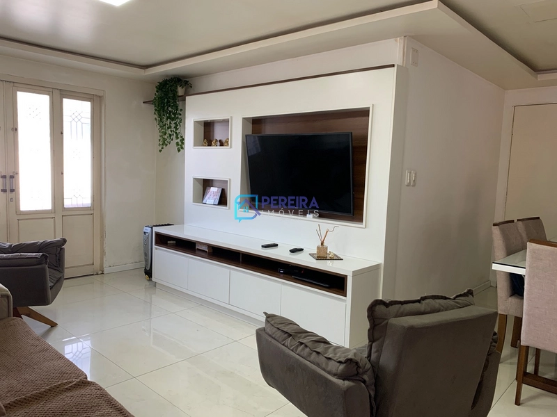 Casa de 03 dormitórios com sala comercial.: 35ª foto da galeria de imagens do imóvel