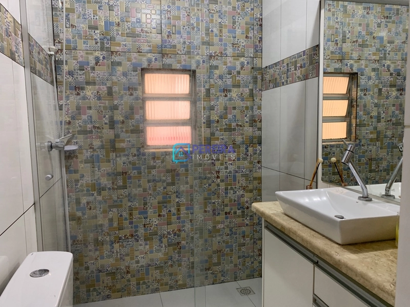 Casa de 03 dormitórios com sala comercial.: 28ª foto da galeria de imagens do imóvel