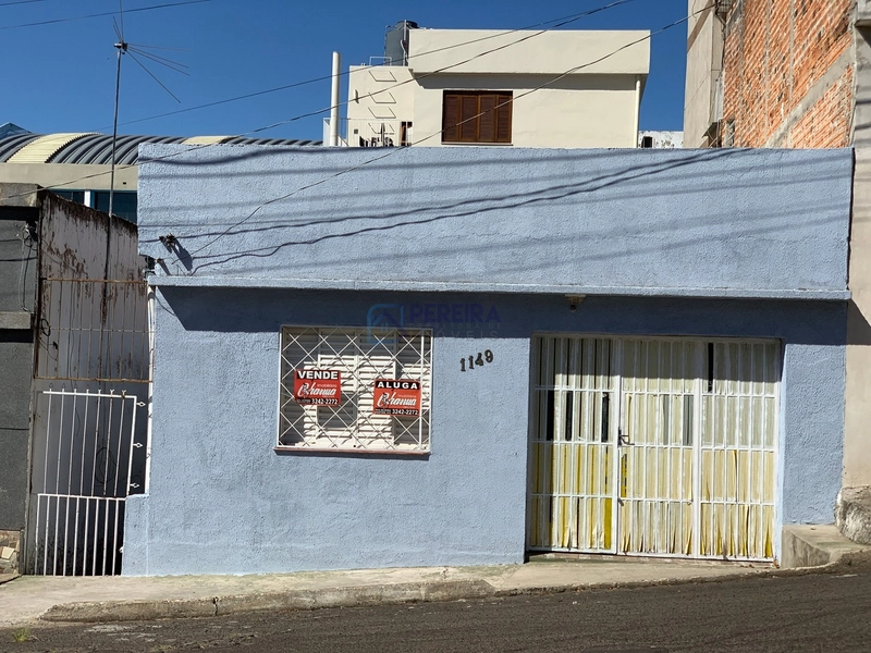 Casa de 2 dormitórios no Centro: 1ª foto da galeria de imagens do imóvel