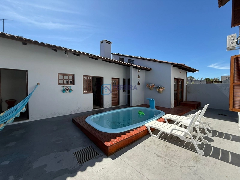 Casa 03 dormitórios com piscina: 48ª foto da galeria de imagens do imóvel