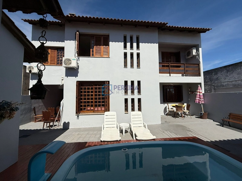 Casa 03 dormitórios com piscina: 53ª foto da galeria de imagens do imóvel