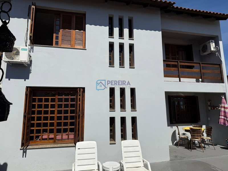 Casa 03 dormitórios com piscina: 56ª foto da galeria de imagens do imóvel