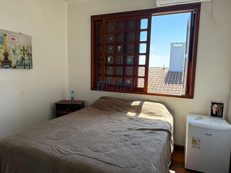 Casa 03 dormitórios com piscina: 33ª foto da galeria de imagens do imóvel