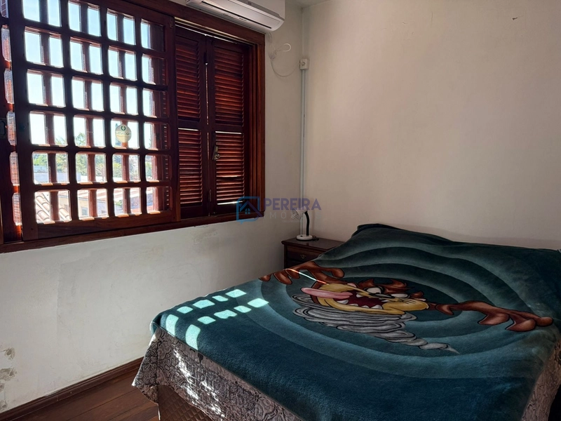 Casa 03 dormitórios com piscina: 32ª foto da galeria de imagens do imóvel