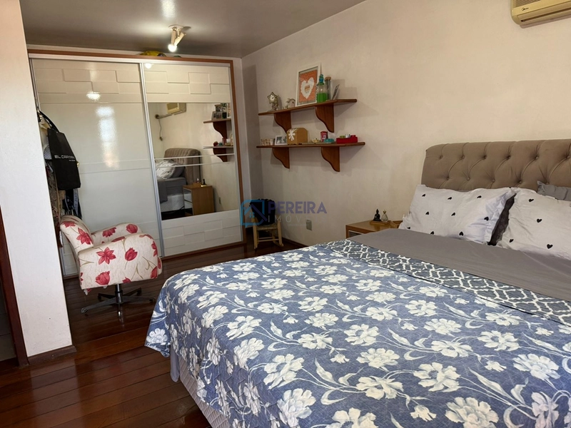 Casa 03 dormitórios com piscina: 26ª foto da galeria de imagens do imóvel
