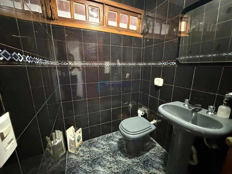 Casa 03 dormitórios com piscina: 37ª foto da galeria de imagens do imóvel